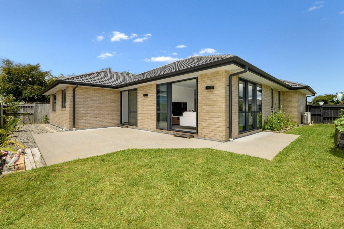 55 Goodwin Crescent, Pyes Pa, Tauranga - Carousel 2