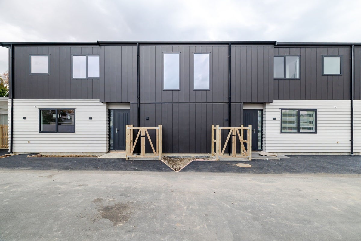 4 Fordyce Court, West End, Palmerston North - Carousel 2