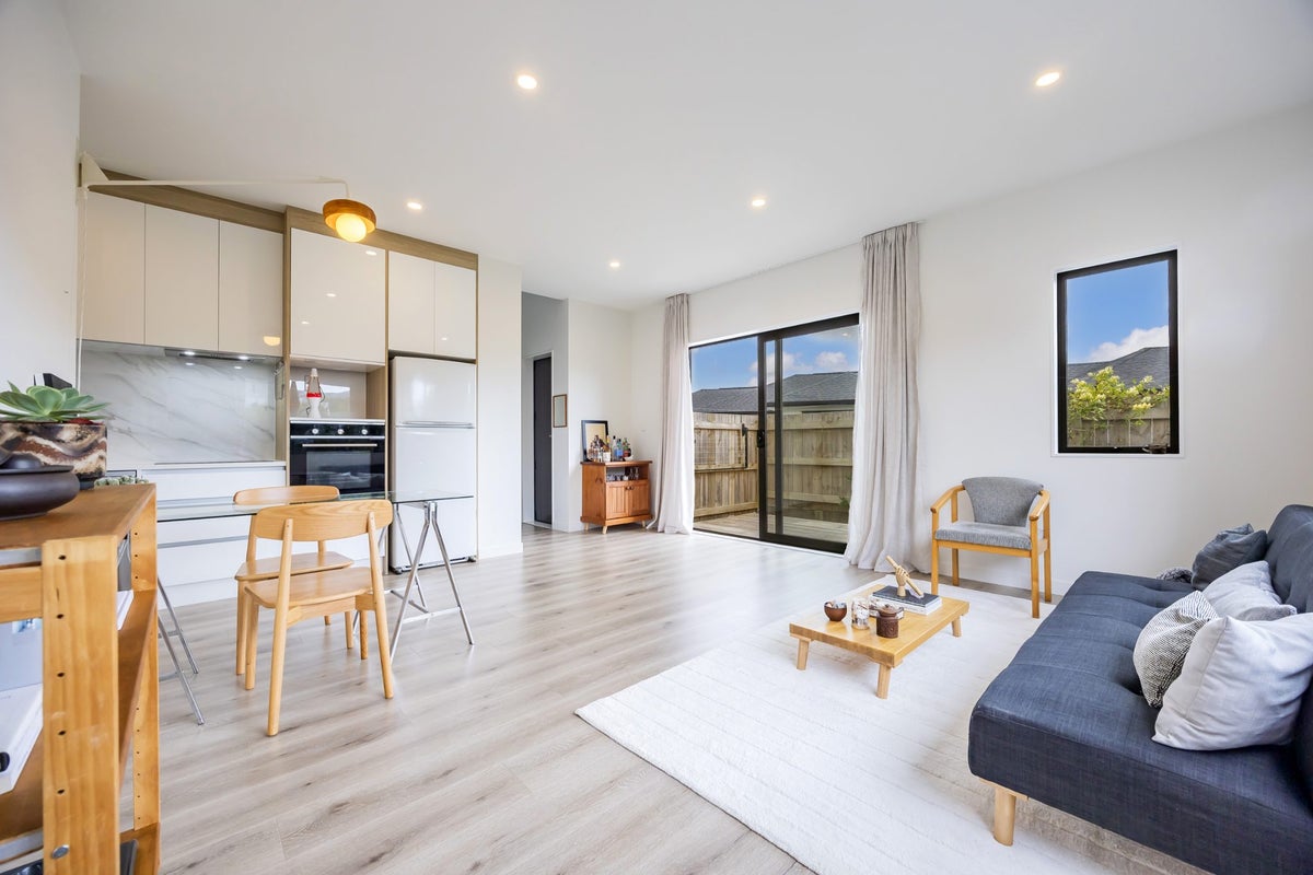 1 Papa Orchard Drive, Kumeu - Carousel 2
