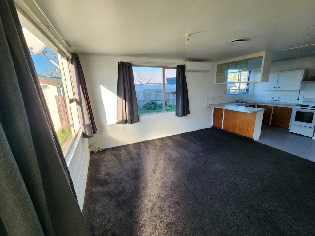 2/65 Springs Road, Hornby, Christchurch - Carousel 2