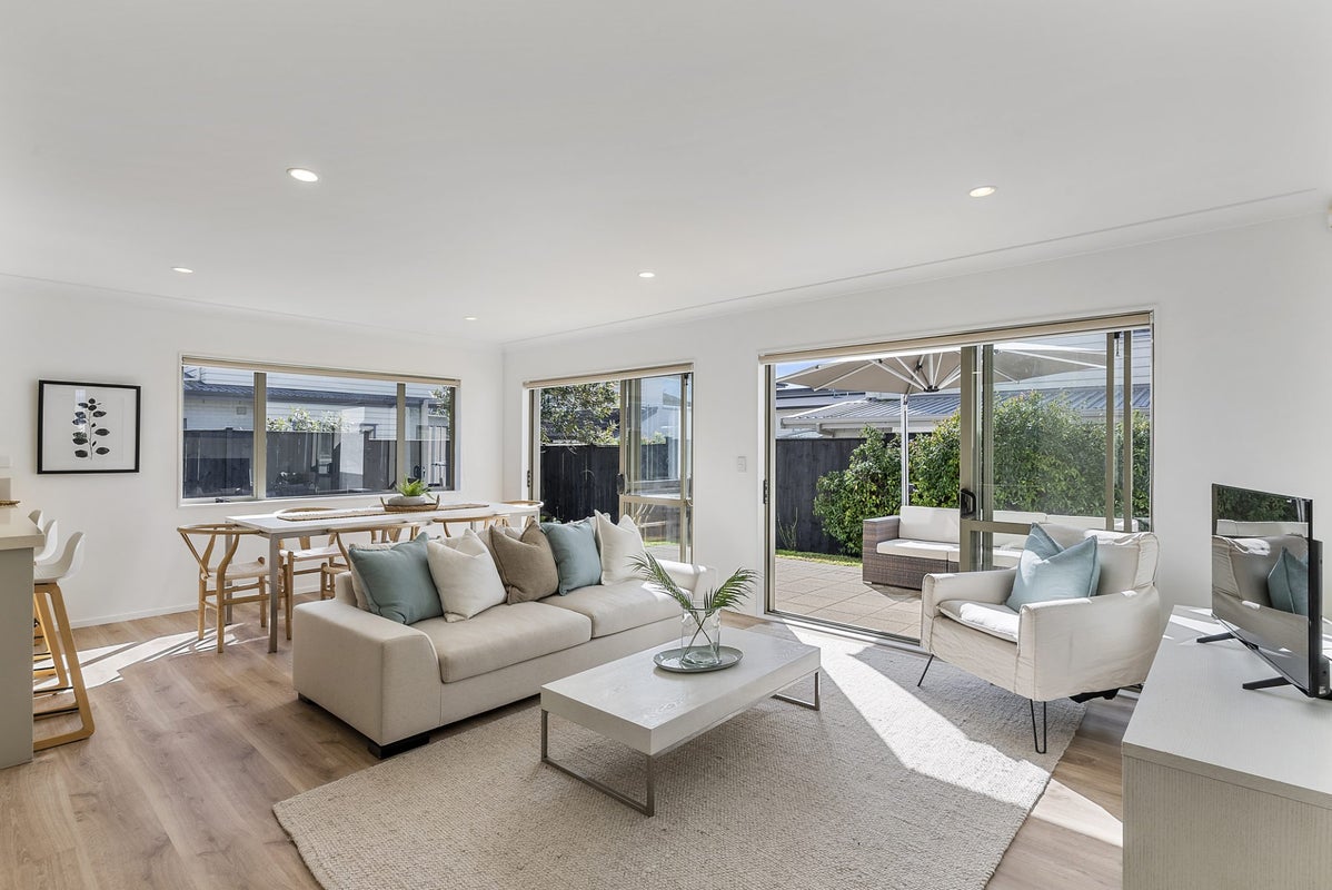 15 Magma Crescent, Stonefields, Auckland - Carousel 2