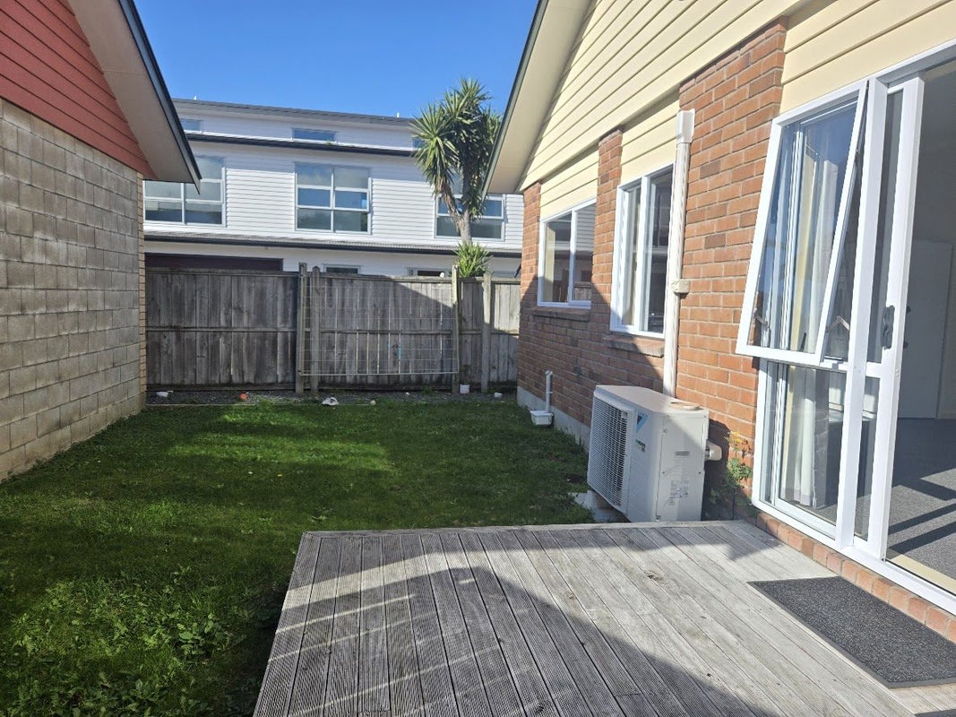 24 Rex Street, Miramar, Wellington - Carousel 12