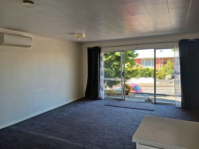 1A Ruamahanga Crescent, Terrace End, Palmerston North - Carousel 2