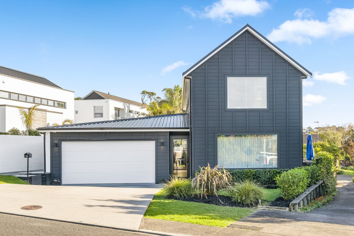 11 Sharon Road, Waiake, North Shore City, Auckland - Carousel 2
