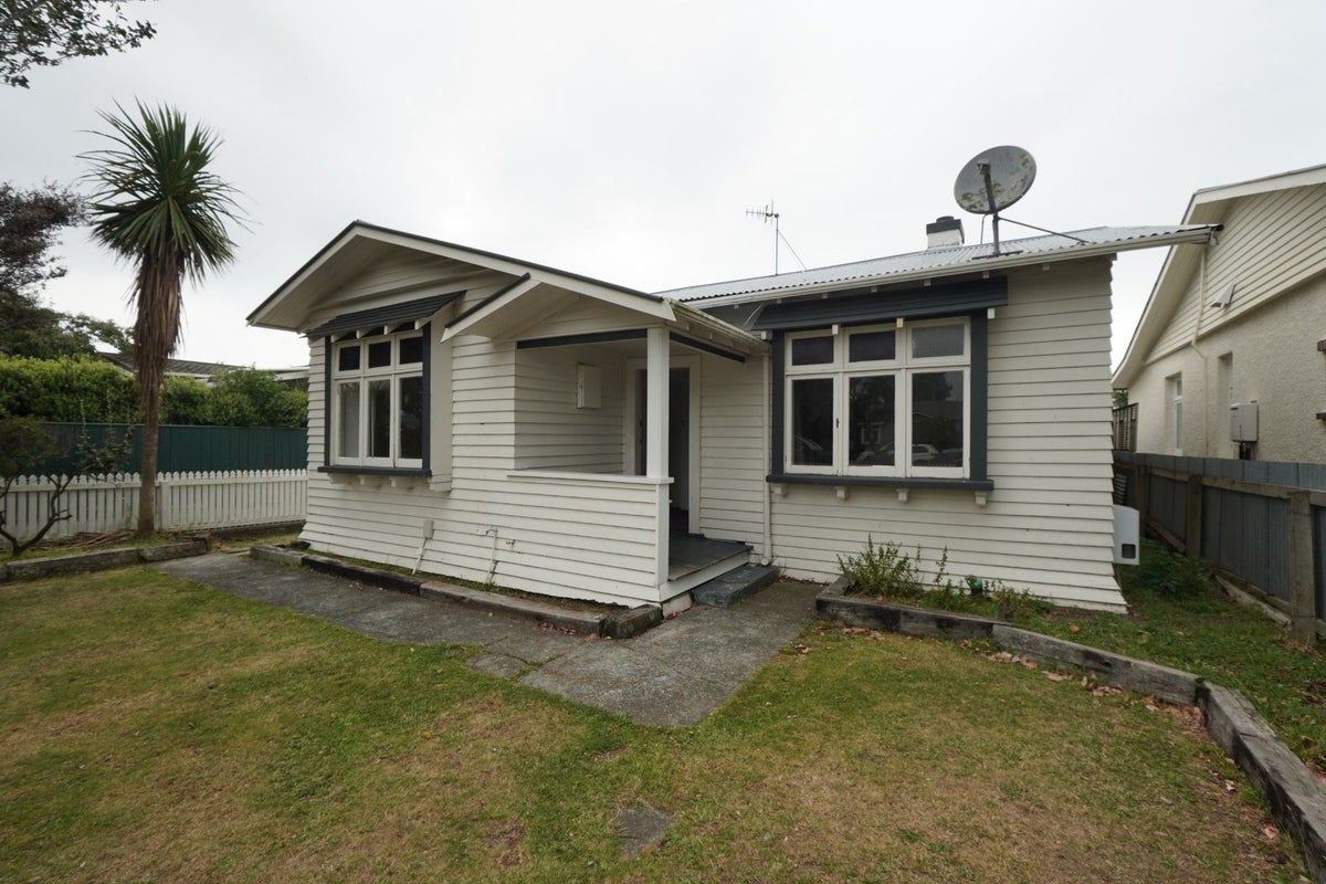 94 Limbrick Street, Terrace End, Palmerston North - Carousel 1