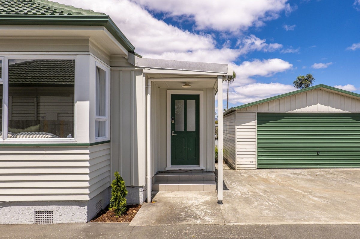 16 Epsom Road, Sockburn, Christchurch - Carousel 20