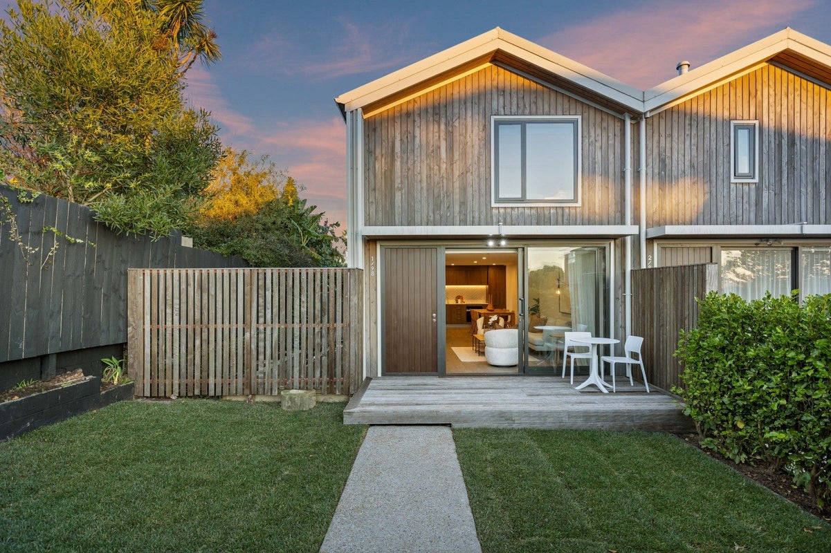 1/98 Walker Road, Point Chevalier, Auckland City, Auckland - Carousel 1