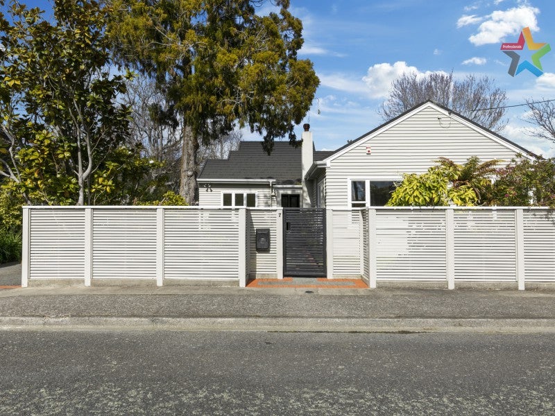 7 Troon Crescent, Boulcott, Lower Hutt - Carousel 1
