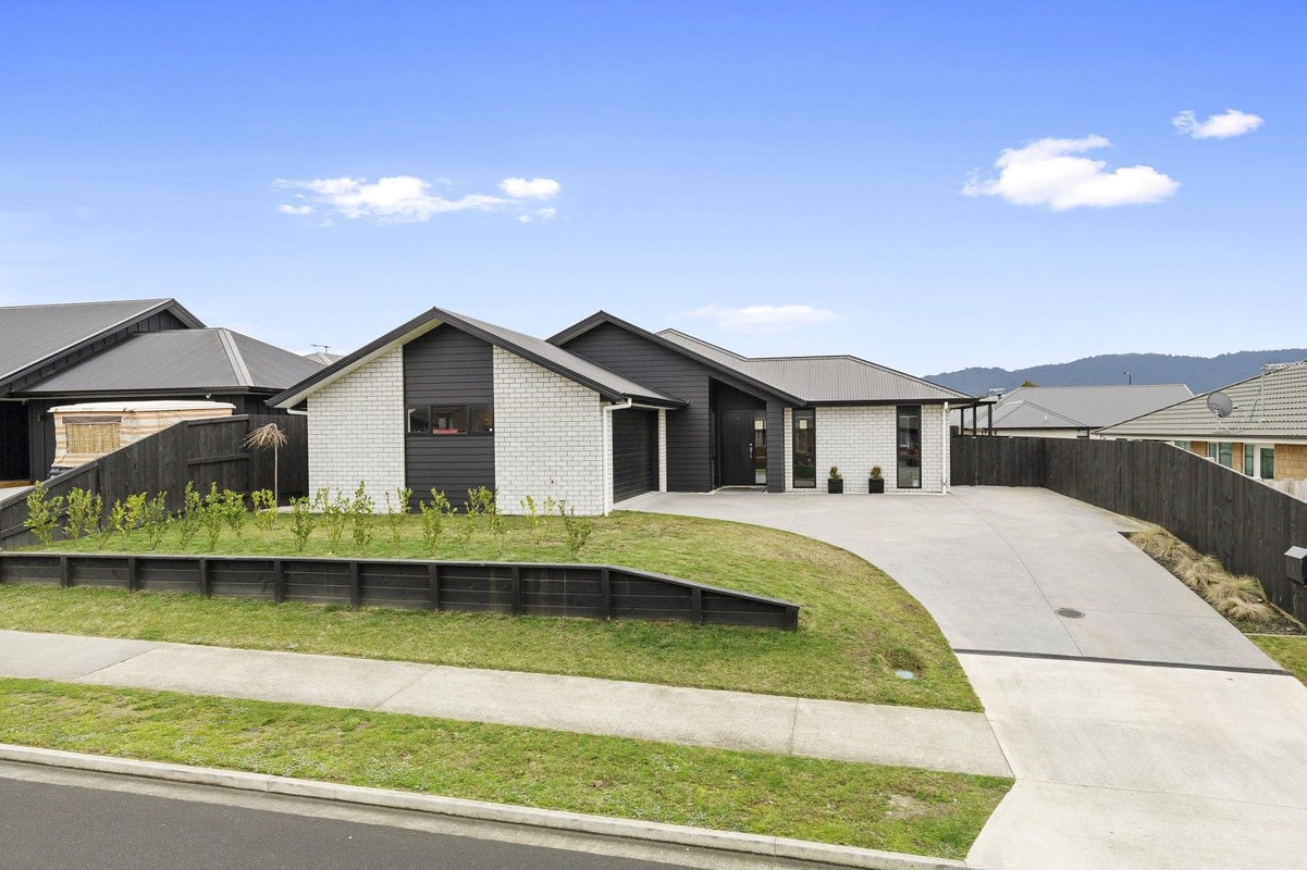 9 Matariki Terrace, Hamilton - Carousel 1