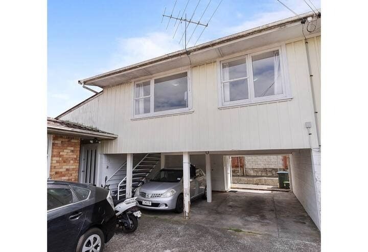 3/33 Kitchener RD, Sandringham, Auckland - Carousel 1
