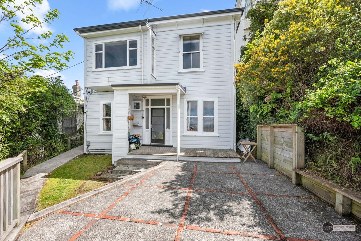 1 Fairview Crescent, Kelburn, Wellington - Carousel 1