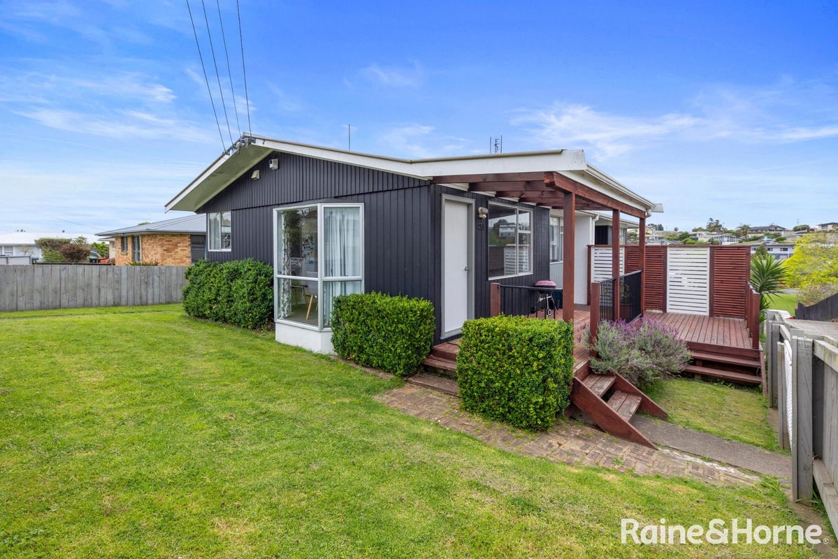 25A Linton Crescent, Matua, Tauranga - Carousel 2