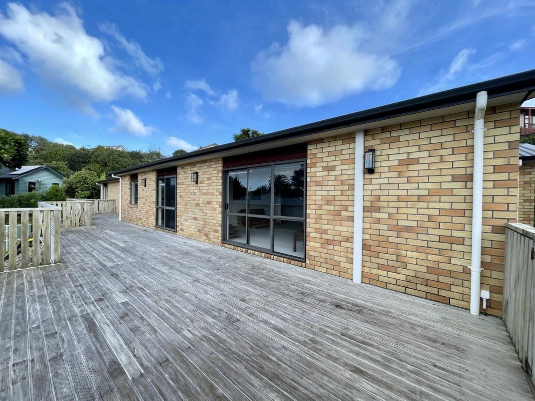 10A Kororako Grove, Whalers Gate, New Plymouth - Carousel 19