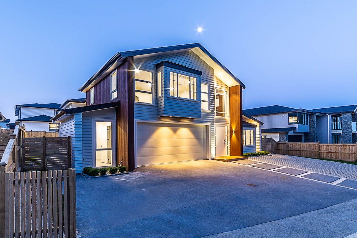 5 David Rogers Lane, Swanson, Auckland - Carousel 1