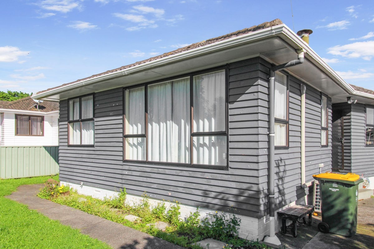 74 Caravelle Close, Mangere, Auckland - Carousel 2