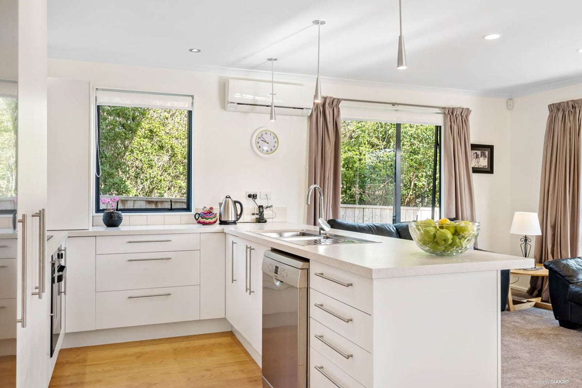 14 Lomas Way, Albany, Auckland - Carousel 2