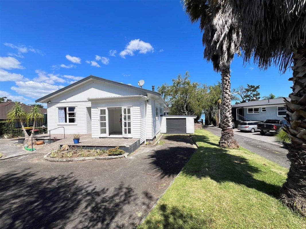 18 Towai Road, Karaka, Papakura - Carousel 1