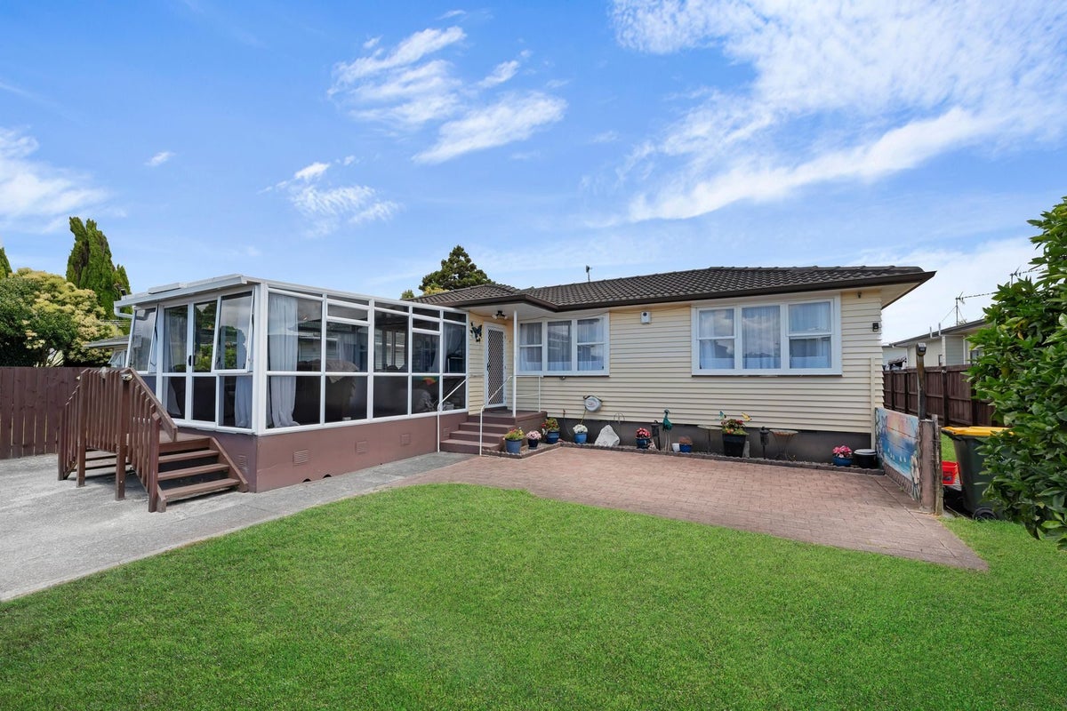 9 McEntee Street, Papakura, Papakura - Carousel 2