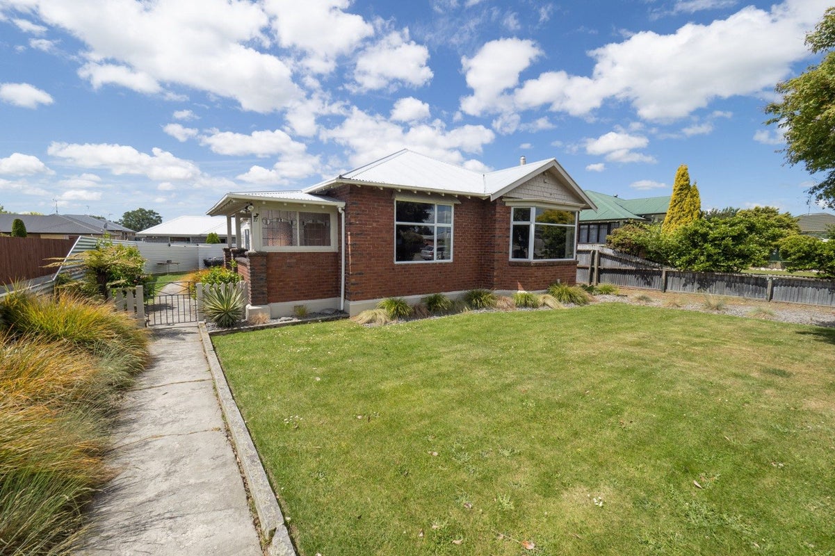 27 Aitken Street, Ashburton, Ashburton - Carousel 1