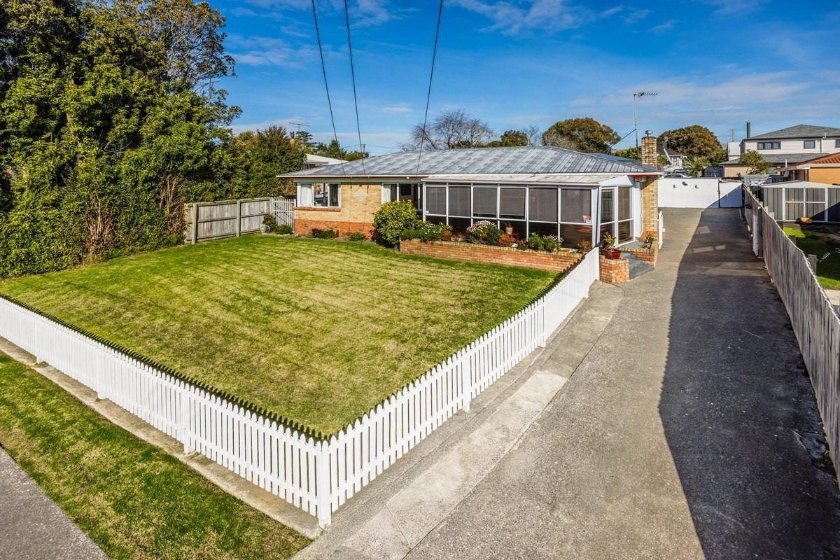 15 Fields Road, Manurewa, Auckland - Carousel 1
