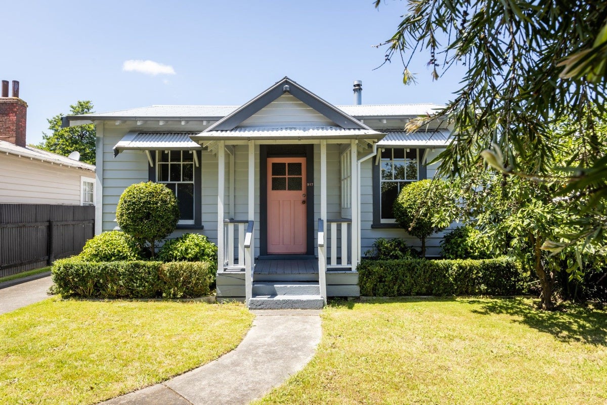 917 Willowpark Road North, Mayfair, Hastings - Carousel 14