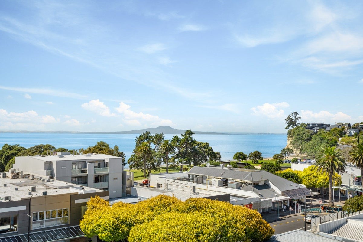 504/4 Bute Road, Browns Bay, Auckland - Carousel 1
