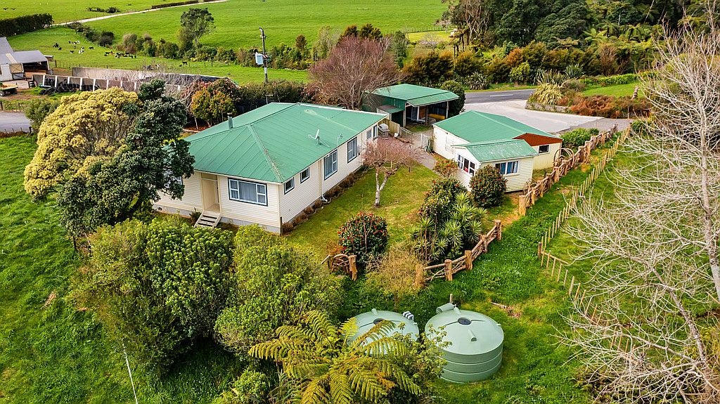 32 Hurworth Road, Hurworth, New Plymouth - Carousel 2