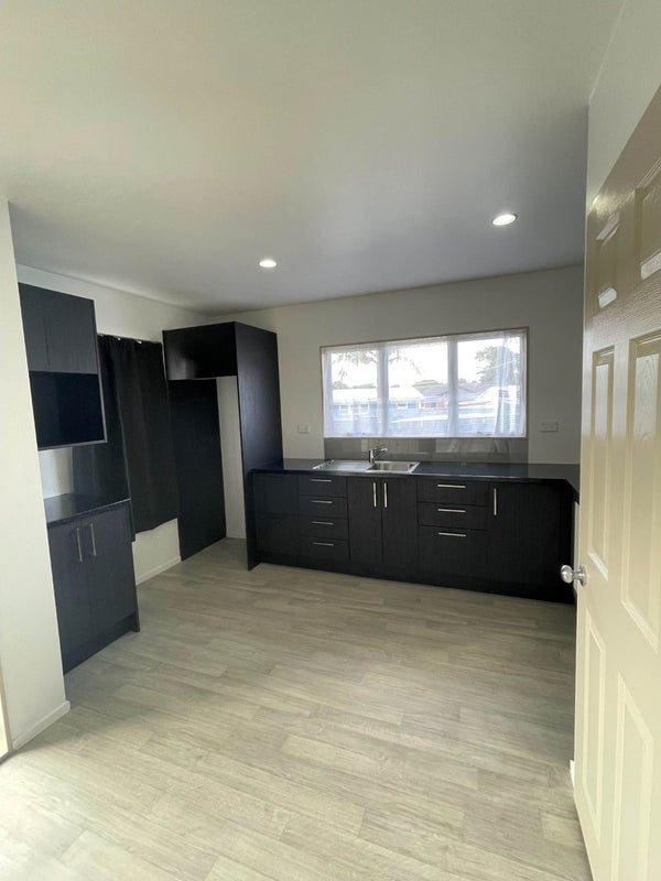 110 Universal Drive, Henderson, Auckland - Carousel 10
