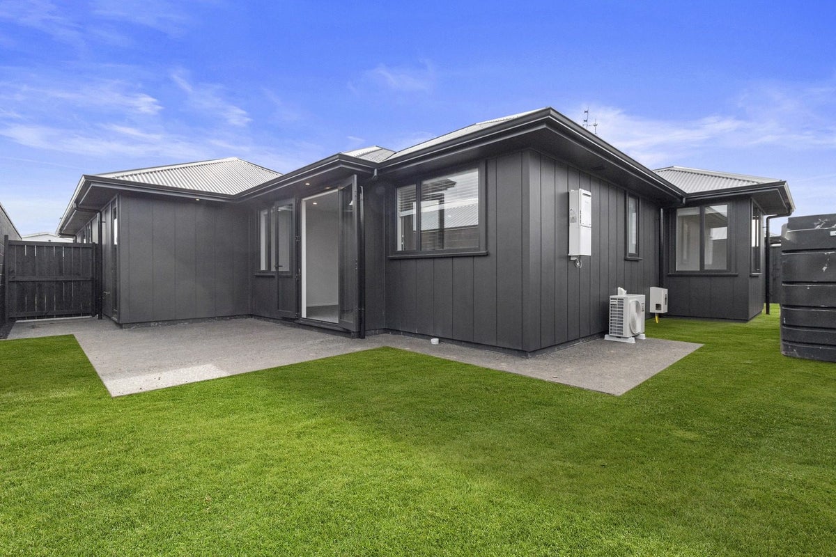 2/4 Duncan Road, St Andrews, Hamilton - Carousel 12