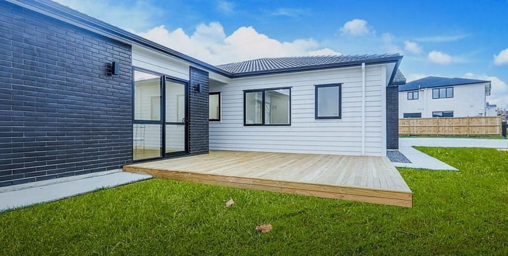 3 Rossbeg Lane, Flat Bush, Auckland - Carousel 1