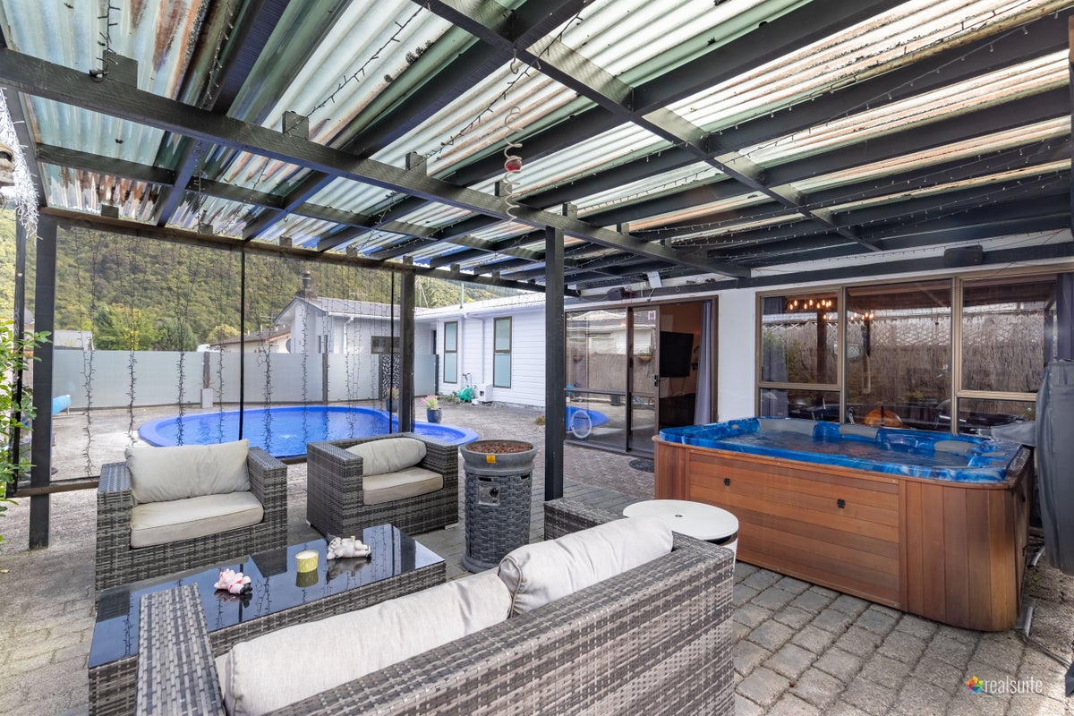 17B Gemstone Drive, Birchville, Upper Hutt - Carousel 2