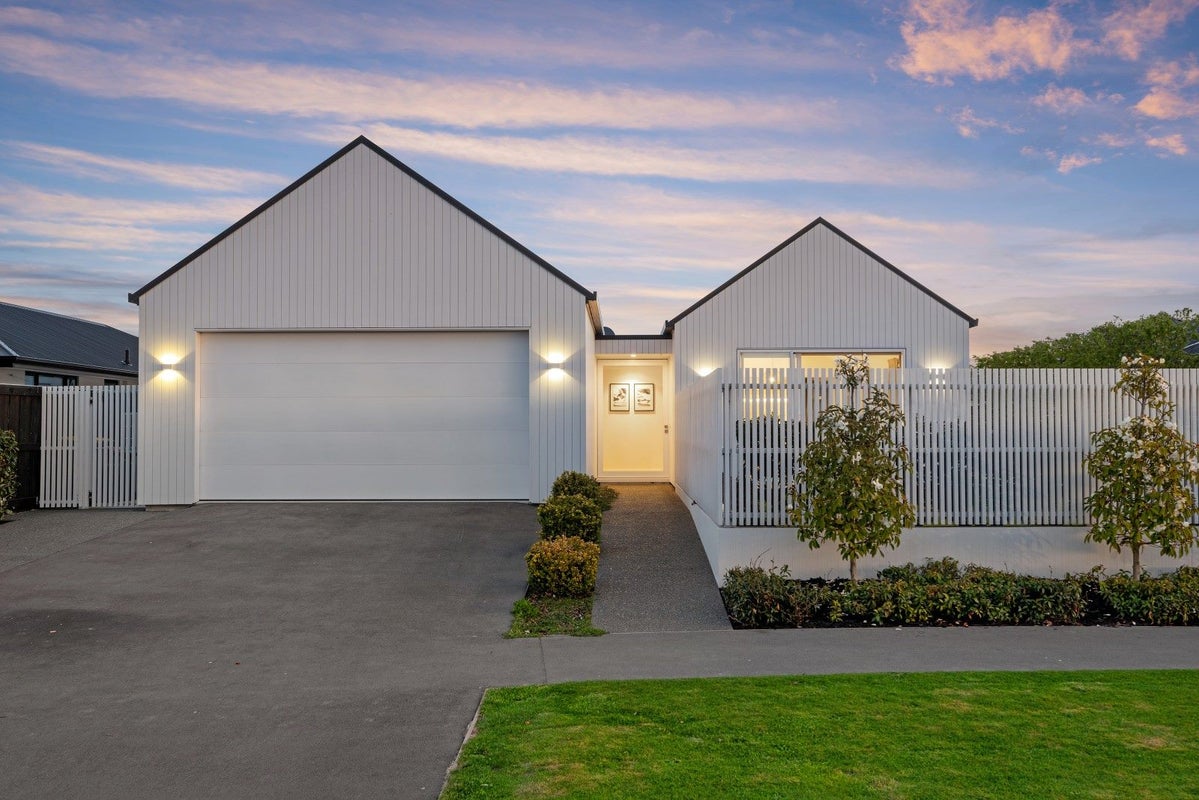 7 Sheehan Street, Halswell, Christchurch - Carousel 1