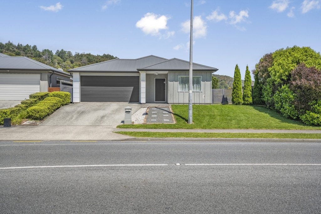 1394 High Street, Taita, Lower Hutt - Carousel 1