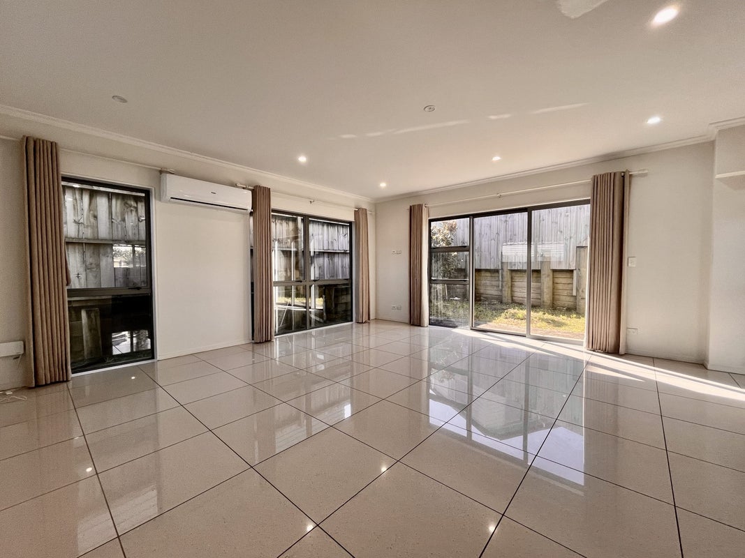 22C Whitford Avenue, Mount Wellington, Auckland - Carousel 1