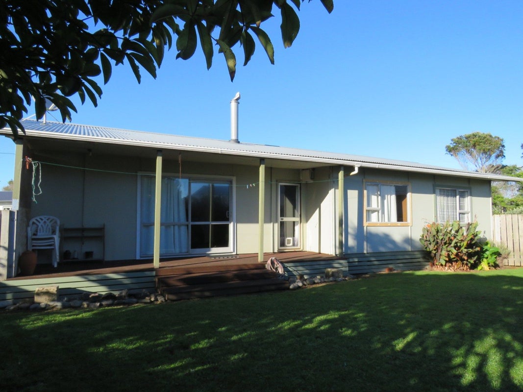 11 Martin Place, Carters Beach, Westport - Carousel 2