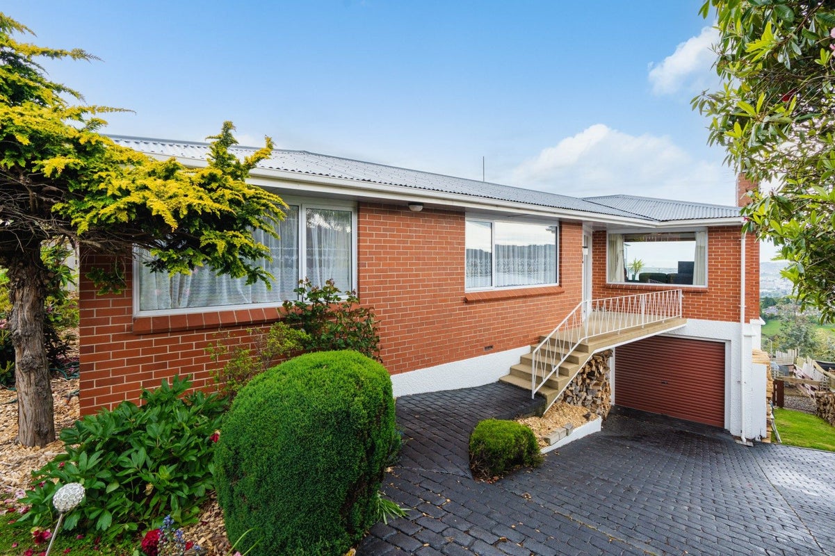 18 Dalrymple Street, Pine Hill, Dunedin - Carousel 2