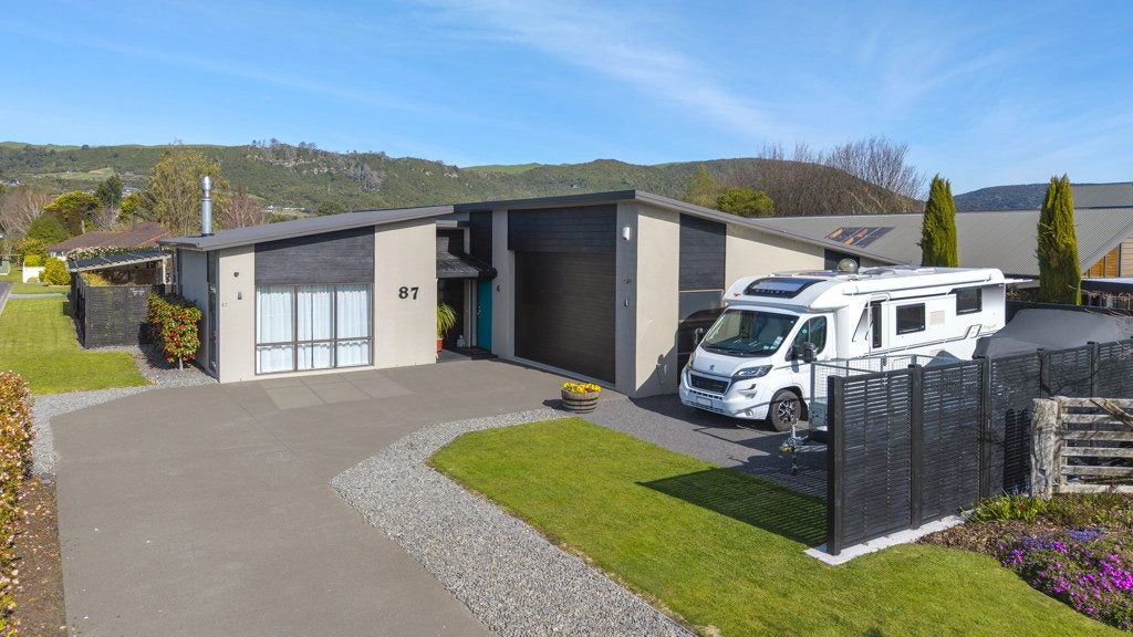 87 Lisland Drive, Kinloch, Taupo - Carousel 2