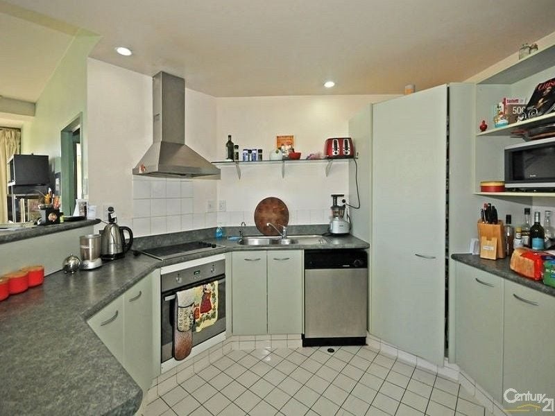 10/80 Kent Terrace, Mount Victoria, Wellington - Carousel 2
