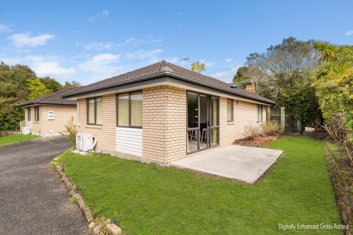 40 Regents Park Place, Westgate, Auckland - Carousel 2