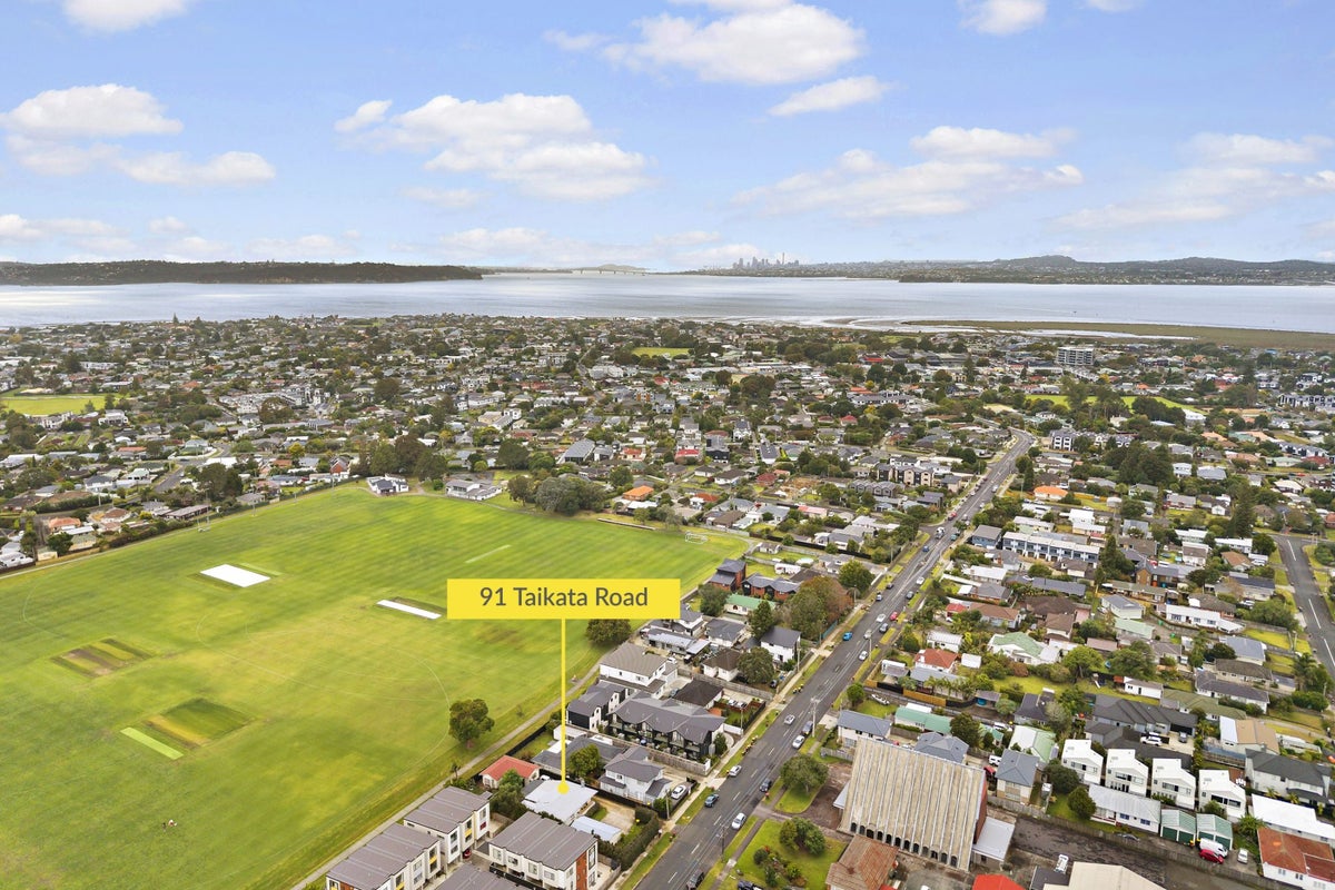 91 Taikata Road, Te Atatu Peninsula, Auckland - Carousel 13