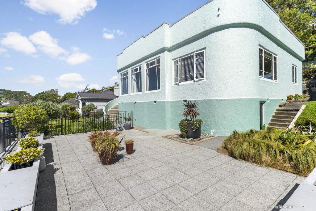 107 Karori Road, Karori, Wellington - Carousel 1