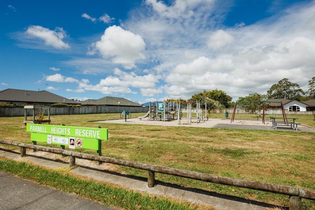 30 Parnell Heights Drive, Kelvin Grove, Palmerston North - Carousel 24