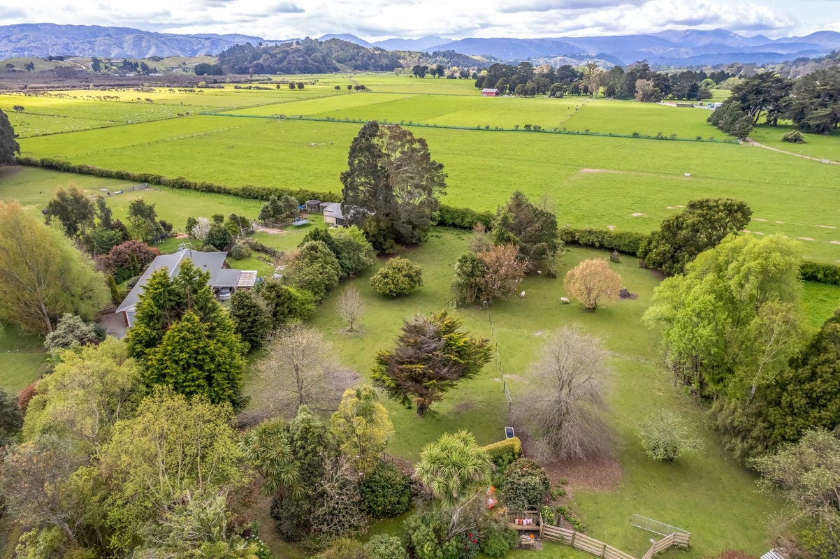 50B Katherine Mansfield Drive, Whitemans Valley, Upper Hutt - Carousel 2