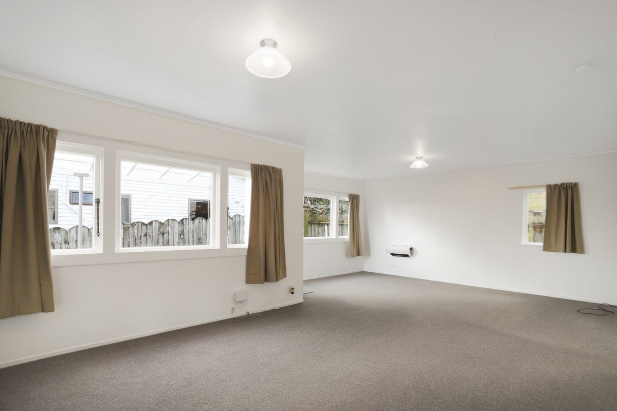 32A Bannerman Road, Morningside, Auckland - Carousel 2