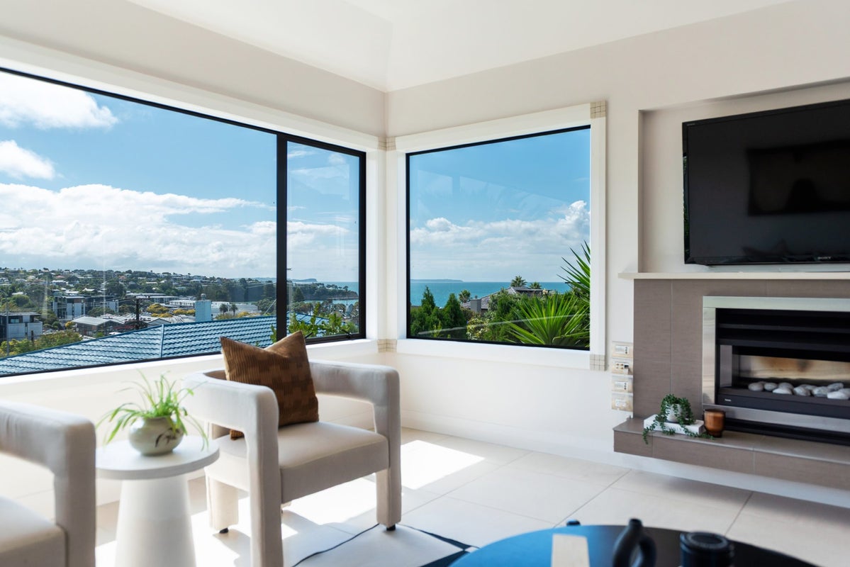 34 Browns Bay Road, Rothesay Bay, Auckland - Carousel 2