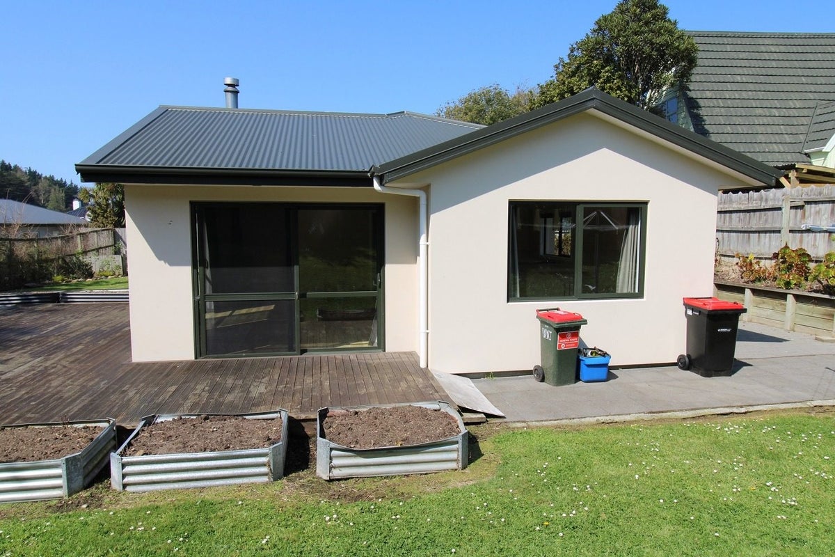 13 Hugh Street, Sawyers Bay, Port Chalmers - Carousel 1