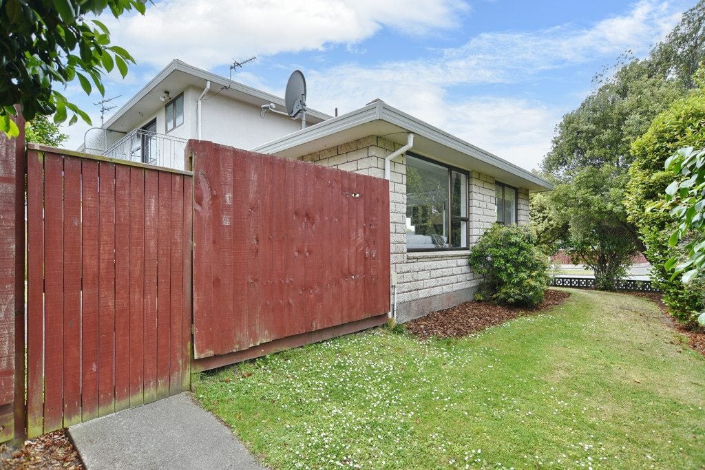 18 Chipping Lane, Redwood, Christchurch - Carousel 23