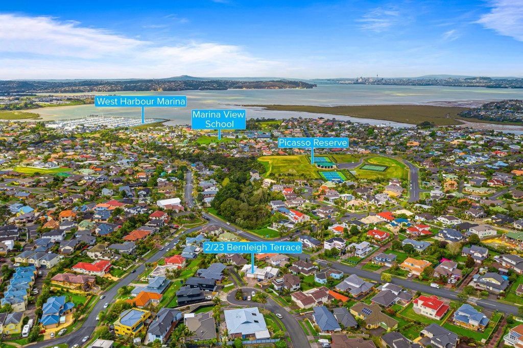 2/23 Bernleigh Terrace, West Harbour, Auckland - Carousel 14