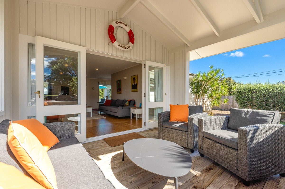 19 Manuka Road, Waiheke Island , Waiheke Island - Carousel 2