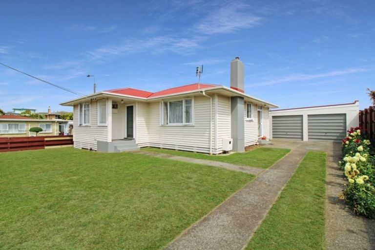 84 Ngamotu Road, Spotswood, New Plymouth - Carousel 1